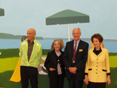 Alex und Ada Katz mit Karlheinz und Agnes Essl vor „Beach Stop“ (2001) in der Ausstellung ALEX KATZ (15.09.2012 – 06.01.2013, Essl Museum), Foto: Alexandra Matzner