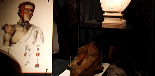 Kader Attia, The Repair, 2012, Diaprojektion und originale Artefakte aus Afrika, Ma?�e variabel, Ausstellungsansicht dOCUMENTA (13) 2012, Foto: Alexandra Matzner