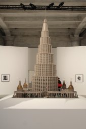 Marino Auriti (1891-1980), Museums des Weltwissens, 1950er, American Folk Art Museum, New York, Installationsfoto: Alexandra Matzner.