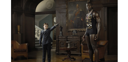 Erwin Olaf, Berlin, Freimaurer Loge Dahlem, 22nd of April, Detail, 2012, C-Print, 120 x 178 cm, © Erwin Olaf,
Courtesy: Galerie Wagner + Partner, Berlin