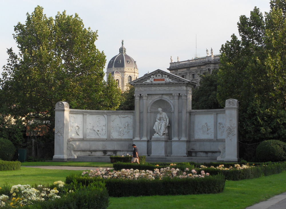 Das Grillparzer-Denkmal im Volksgarten © Foto: Alexandra Matzner