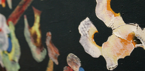 Max Ernst, Schneeblumen, Detail in der Schrägansicht, 1929 (Fondation Beyeler, Riehen /Basel), Installationsansicht Albertina 2013, Foto: Alexandra Matzner