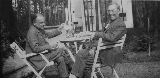 Paul Klee und Wassily Kandinsky in ihrem Garten in Dessau, Detail, um 1927, Foto: Nina Kandinsky, Biblioth?�que Kandinsky, Centre Georges Pompidou, Paris.