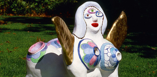 Niki de Saint Phalle, Sphinx, 1978/79, Modell f??r Jardin des Tarots, Polyester bemalt, 71 x 71 x 101,6 cm, Foto: Michael Herling/Aline Gwose © N.C.A.F. – Donation Niki de Saint Phalle – Sprengel Museum Hannover © 2010 Niki Charitable Art Foundation / ADAGP, All rights reserved, VBK, Wien 2010.